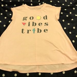 Girls pink shirt size (M)